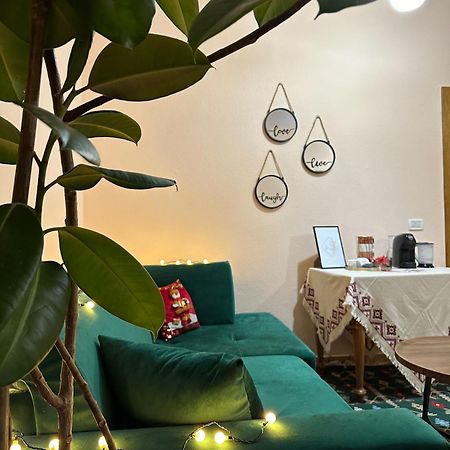 Villa Malo Guesthouse Korce Extérieur photo