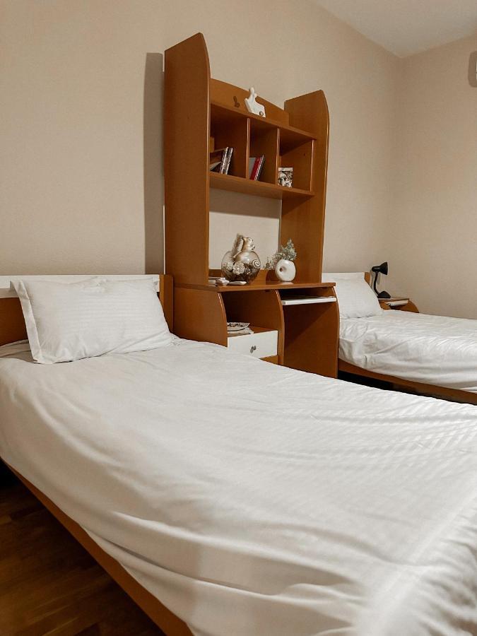 Villa Malo Guesthouse Korce Extérieur photo